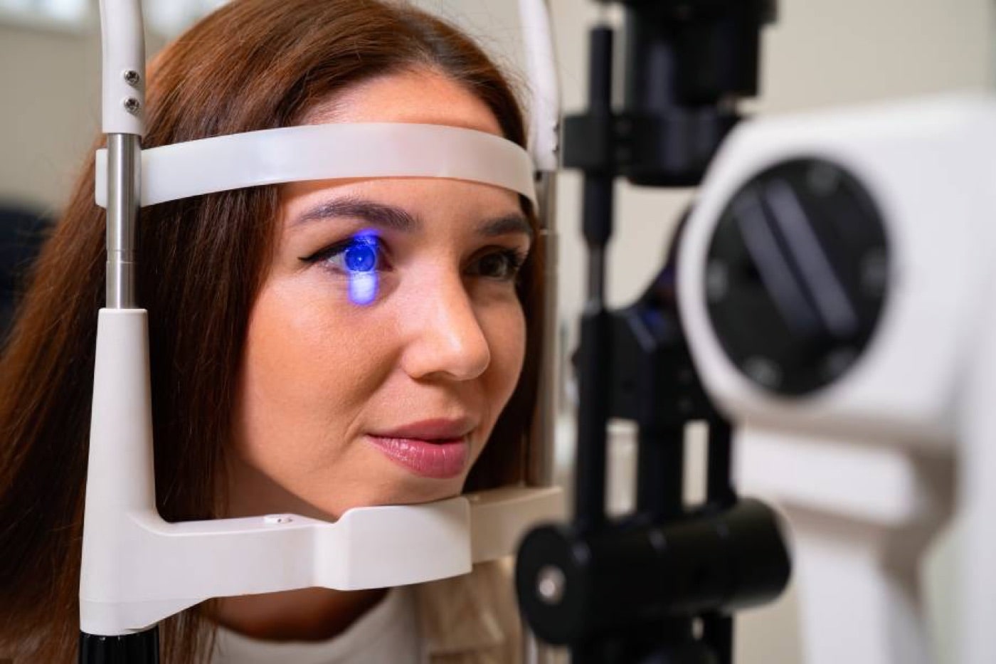Lasik göz ameliyatından sonra ne kadar süre güneş gözlüğü takmak gerekir?