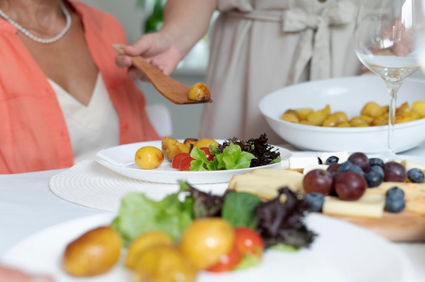 Menopoz Döneminde Beslenme Nasıl Olmalıdır? Sağlıklı Yaşam İçin Öneriler